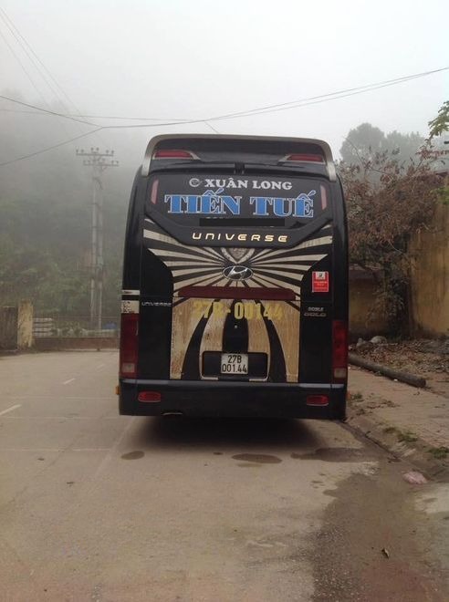 Xe Tiến Tuế Mặt sau xe Giường nằm 20 chỗ VIP