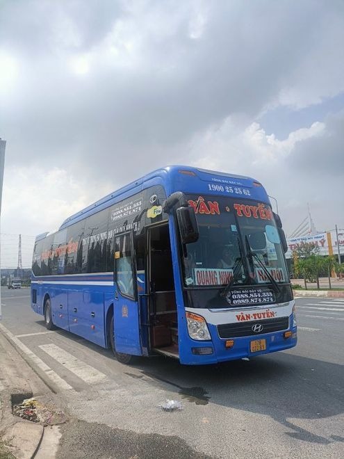 Xe Vân Tuyến Mặt trước xe Bên hông xe Giường nằm 40 chỗ