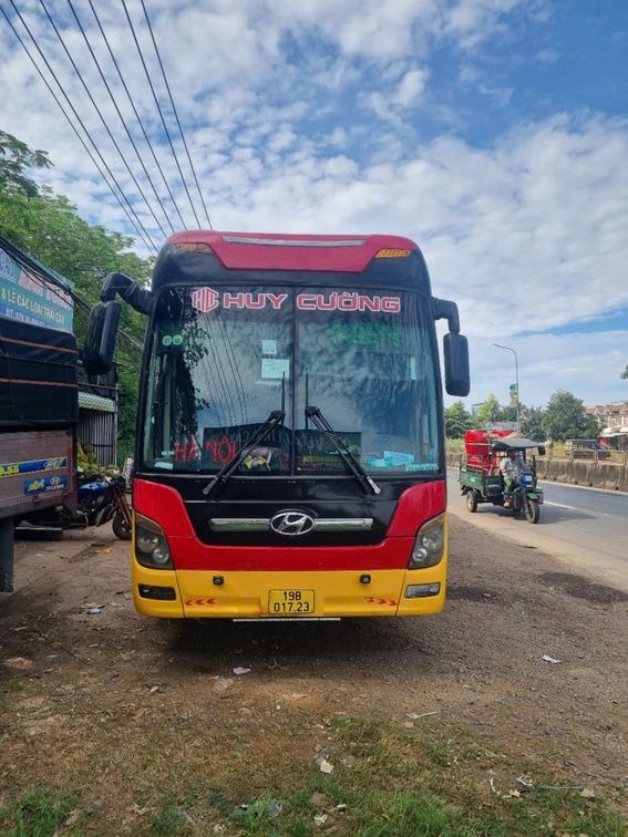 Xe Huy Cường Mặt trước xe Giường nằm 45 chỗ