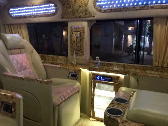 Xe Gia Khang Limousine undefined