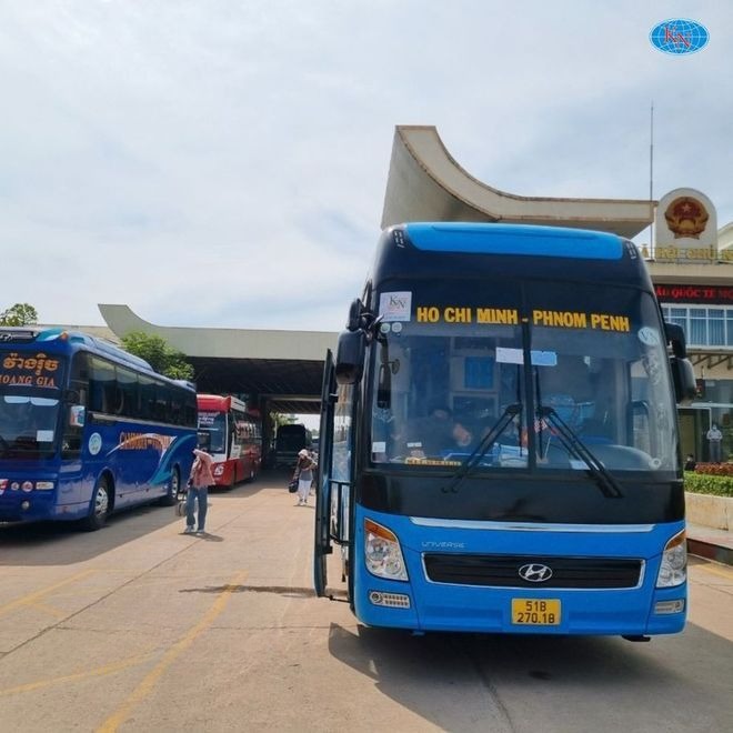 Xe Lovabus Mặt trước xe Giường nằm 44 chỗ