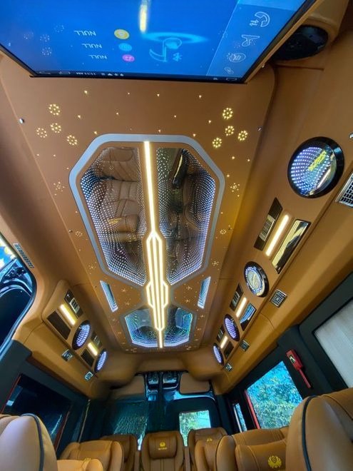 Xe Trường Thịnh Limousine Tiện ích Limousine 9 chỗ