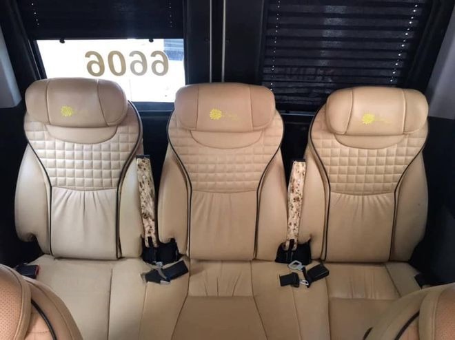 Xe Cúc Tùng  Ghế ngồi Nội thất Limousine 11 chỗ