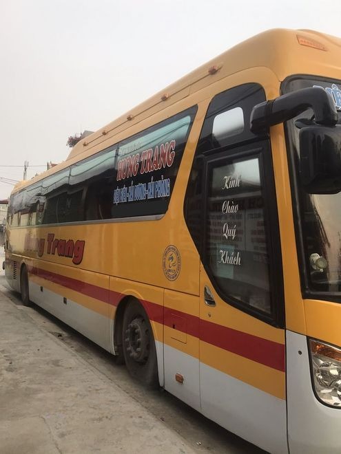 Xe Hưng Trang Bên hông xe Giường nằm 42 chỗ 
