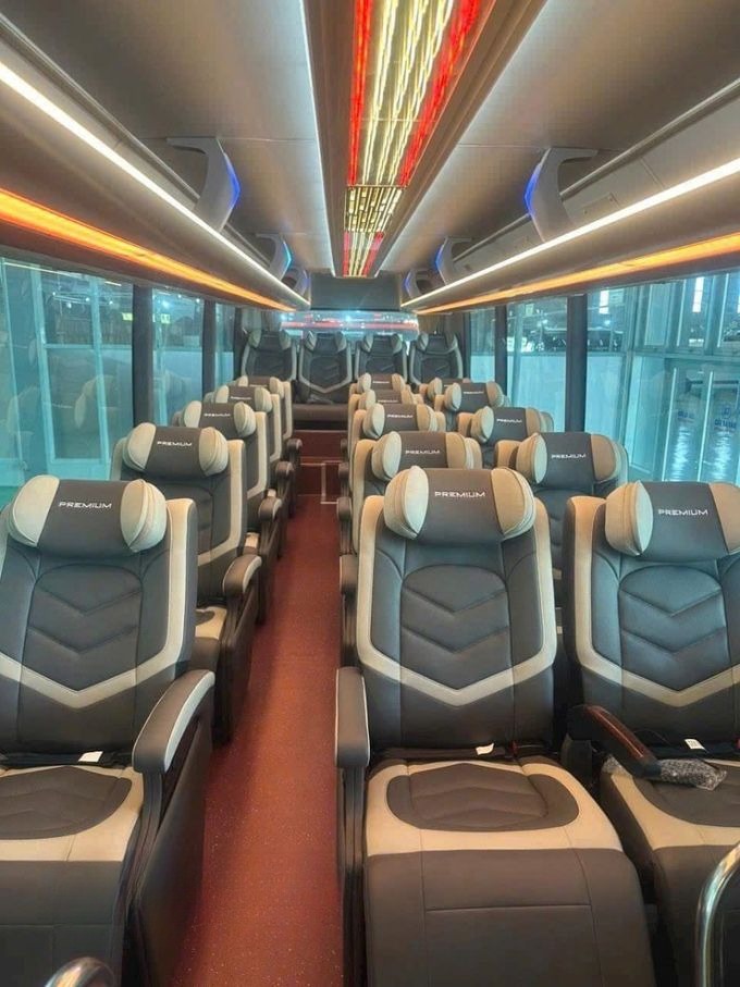 Xe Huệ Nghĩa Limousine Ghế ngồi Tiện ích Nội thất Limousine 19 chỗ