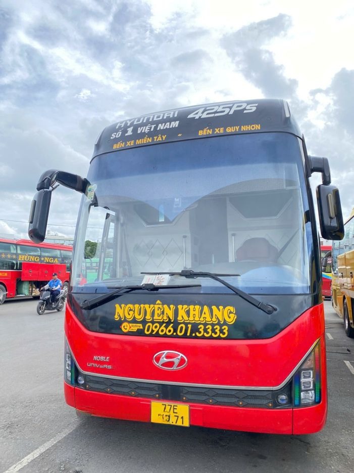 Xe Nguyên Khang Limousine Mặt trước xe Limousine 24 phòng