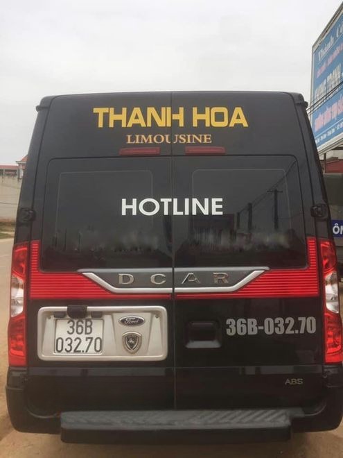 Xe Thanh Hoa Limousine Mặt sau xe Limousine 9 chỗ