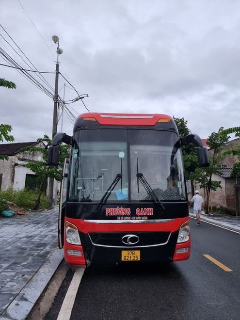 Xe Phương Oanh Mặt trước xe Giường nằm 44 chỗ