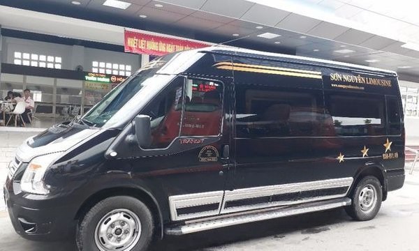 Limousine 9 chỗ. Sơn Nguyên