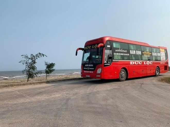 Xe Đức Lộc Limousine Bên hông xe Giường nằm 46 chỗ