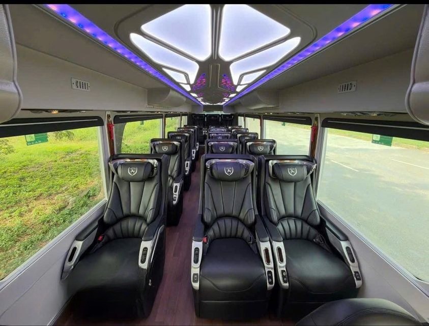Xe Trung Nga Ghế ngồi Tiện ích Limousine 18 chỗ