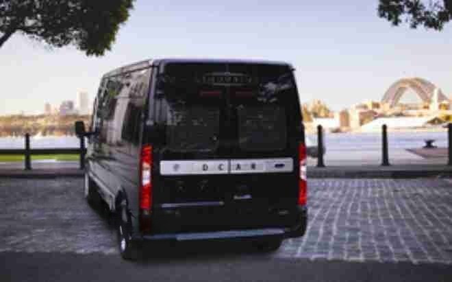 Xe 36 Limousine Mặt sau xe Limousine 11 chỗ