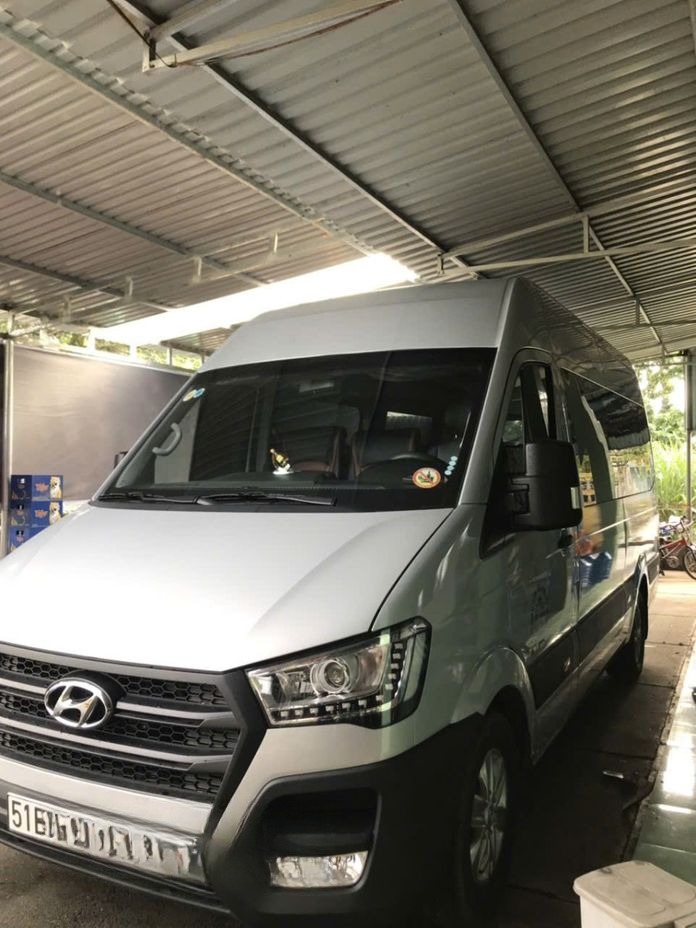 Xe Ba Đời Mặt trước xe Bên hông xe Ghế ngồi 16 chỗ