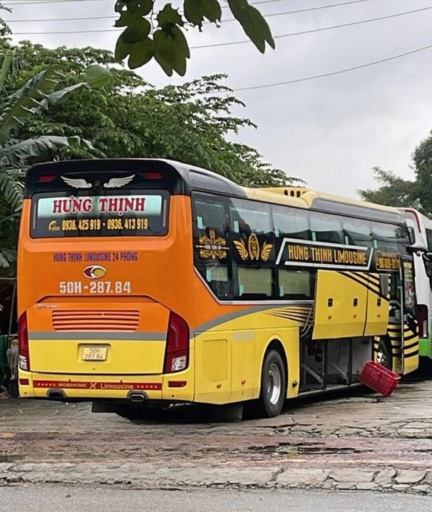 Xe Hưng Thịnh (Quảng Ngãi) Mặt sau xe Limousine 24 Phòng