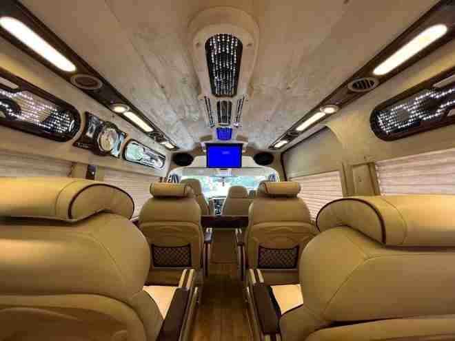Xe Lovabus Nội thất Limousine 11 chỗ