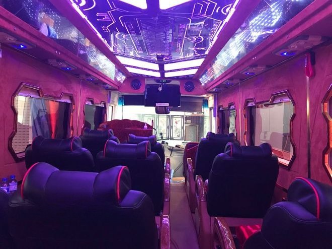 Xe Xuân Tráng Limousine Nội thất Limousine 16 chỗ VIP