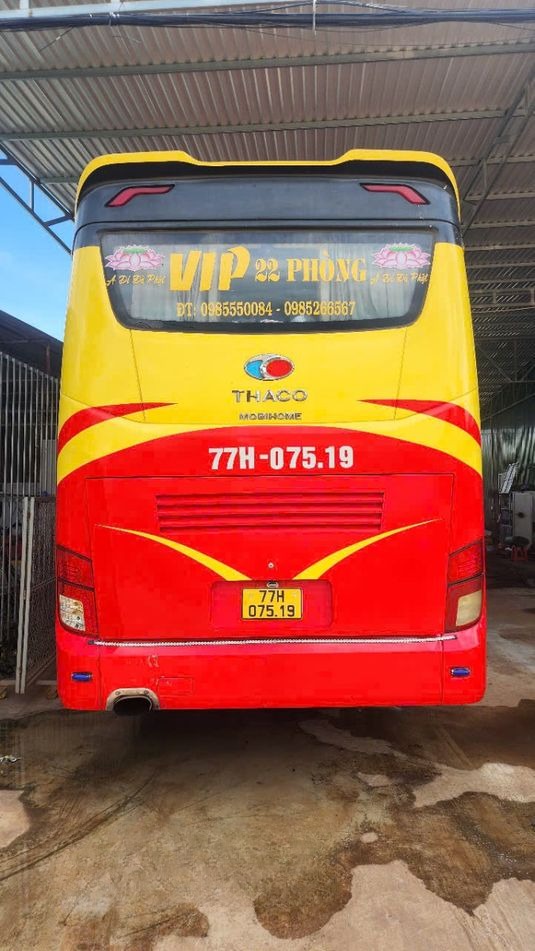 Xe Tân Thành Nhân Mặt sau xe Limousine 22 chỗ