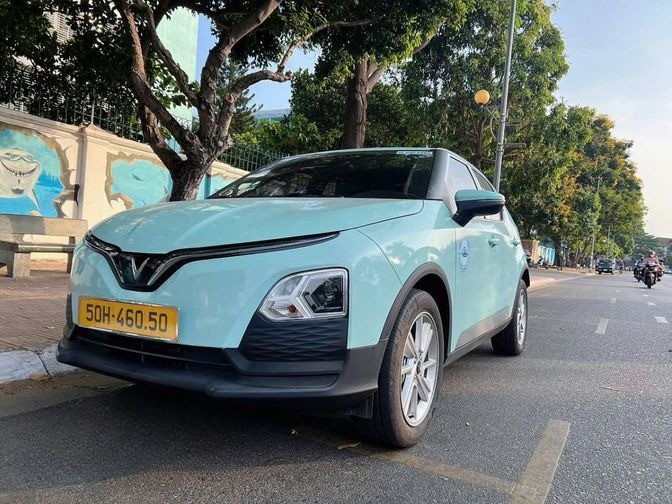 Xe Hưng Phát Xanh Mặt trước xe Bên hông xe Ghế ngồi 4 chỗ