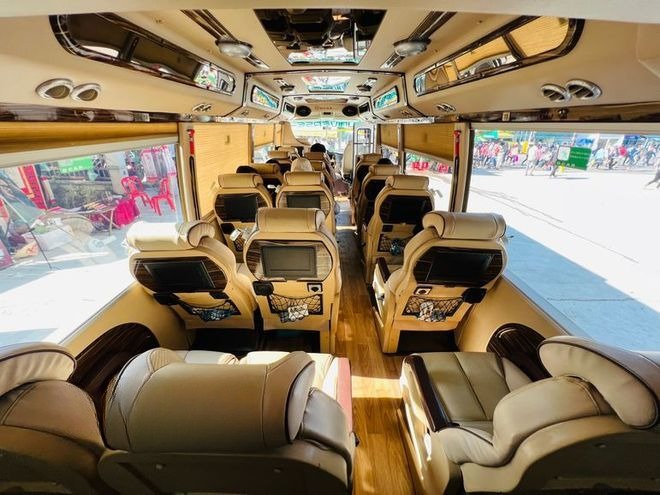 Xe Saco Travel Ghế ngồi Nội thất Tiện ích Limousine ghế ngồi 19 chỗ