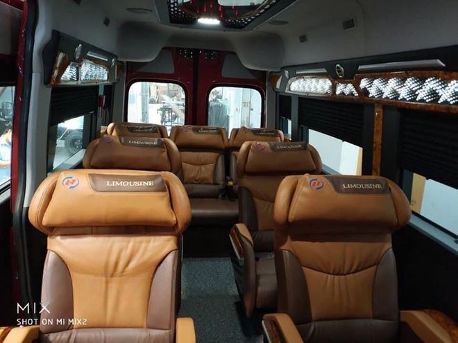 Xe Ninh Quỳnh Car Vip Tiện ích Nội thất Limousine 9 chỗ VIP
