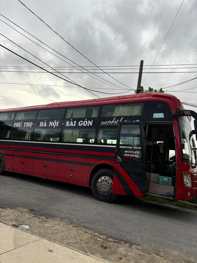 Xe Hùng Dương Bên hông xe Ghế ngồi 45 chỗ