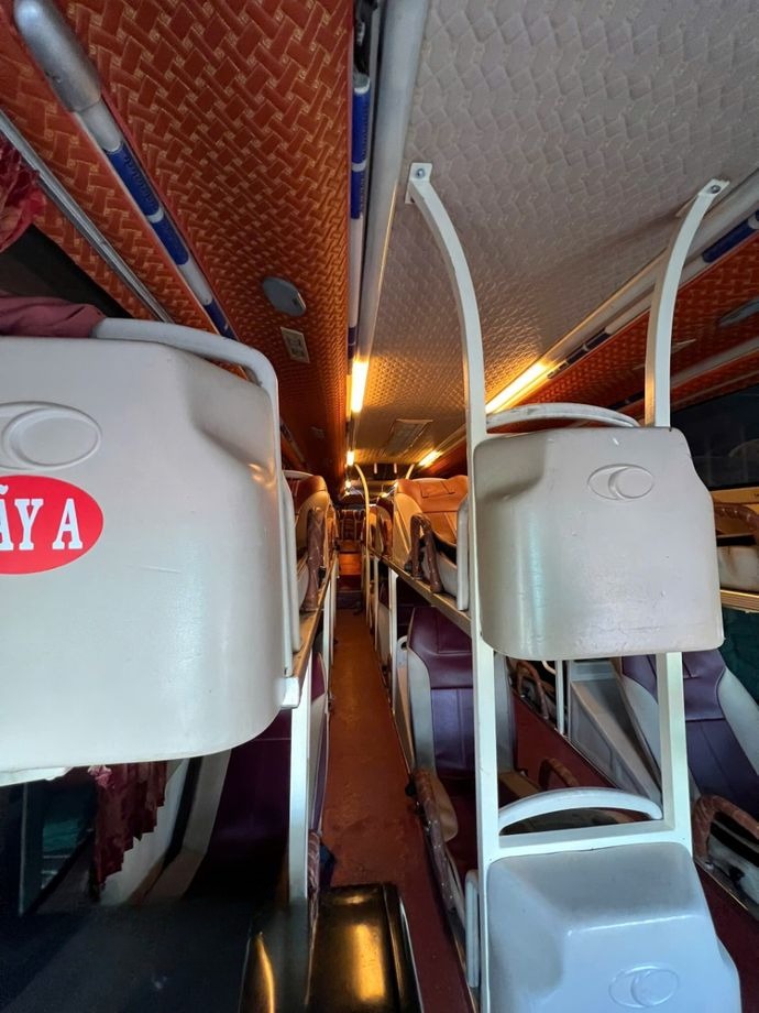 Xe Hoàng Dũng Cambodia Nội thất Giường nằm 35 chỗ
