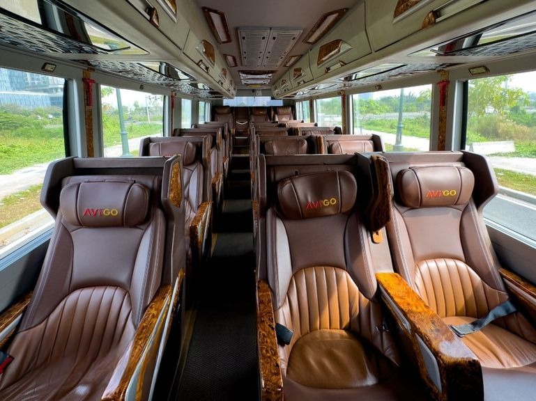 Xe AVIGO Nội thất Limousine 18 chỗ