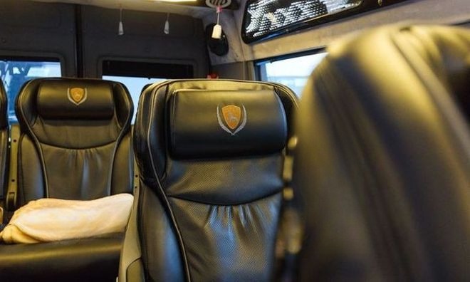 Limousine 9 chỗ VIP Móng Cái Limousine