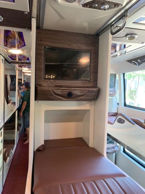 Xe Rạng Đông Buslines Tiện ích Limousine giường nằm 34 chỗ