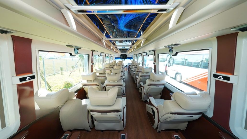 Xe Huỳnh Gia Ghế ngồi Limousine 28 Ghế nằm