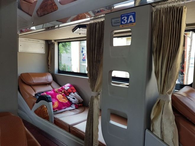 Xe Lovabus Giường nằm Nội thất Limousine 34 phòng VIP