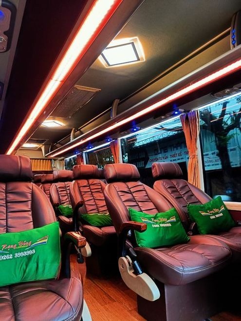 Xe Rạng Đông Ghế ngồi Tiện ích Nội thất Limousine ghế ngồi 22 chỗ