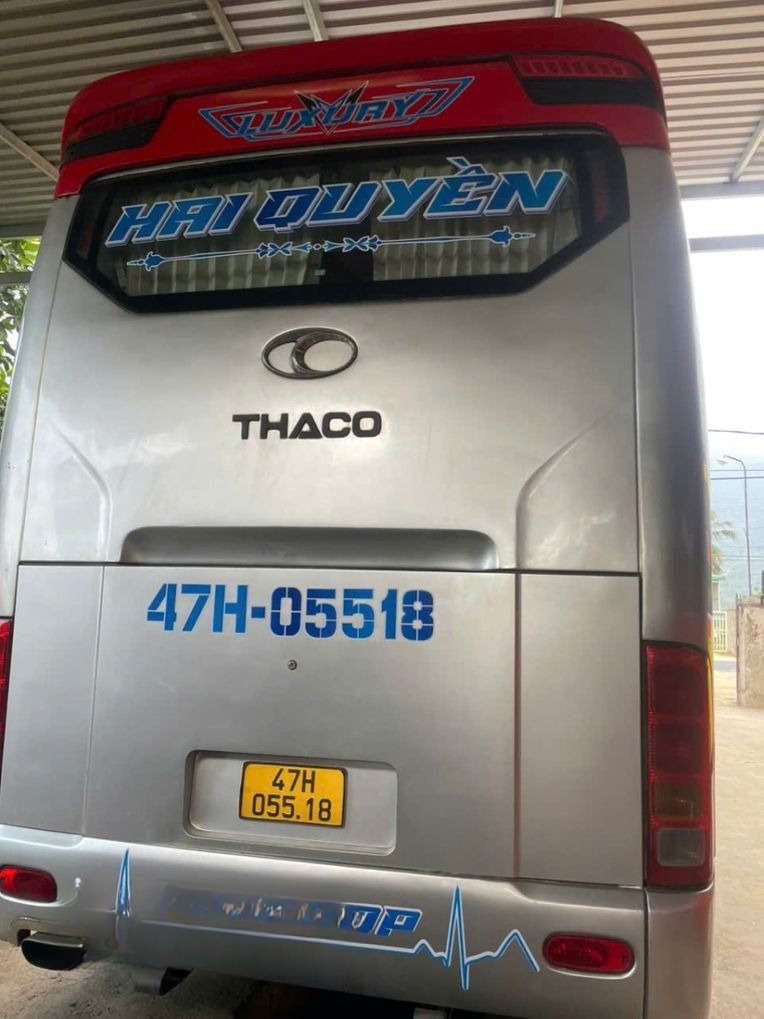 Xe Hai Quyền Mặt sau xe Giường nằm 44 chỗ