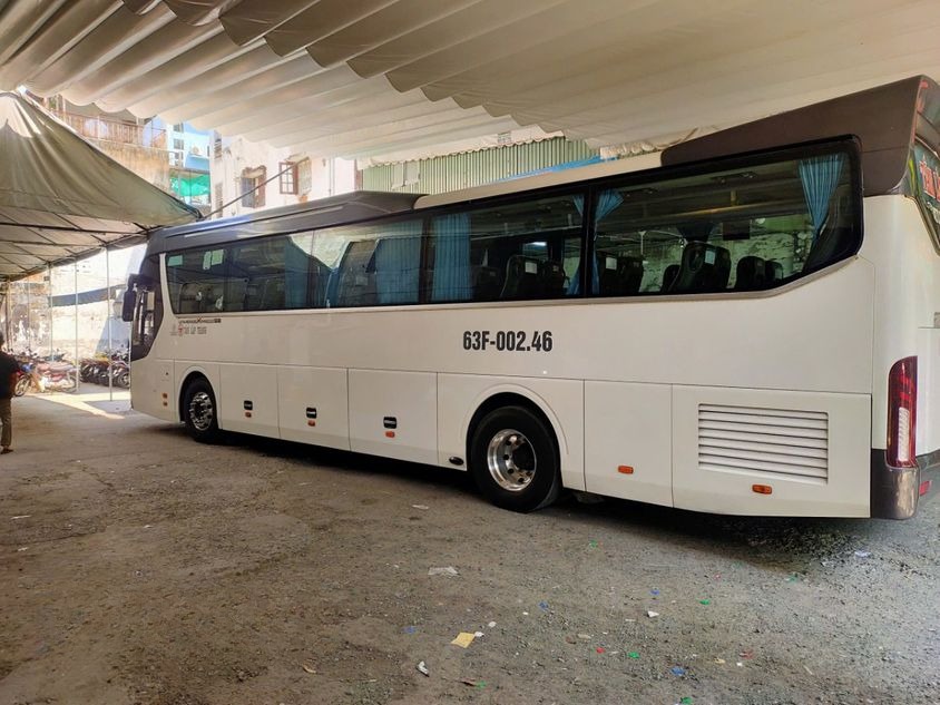 Xe Tân Lập Thành Bên hông xe Ghế ngồi 45 chỗ
