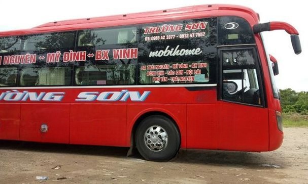 Xe Trường Sơn (Thái Nguyên) Bên hông xe Giường nằm 40 chỗ