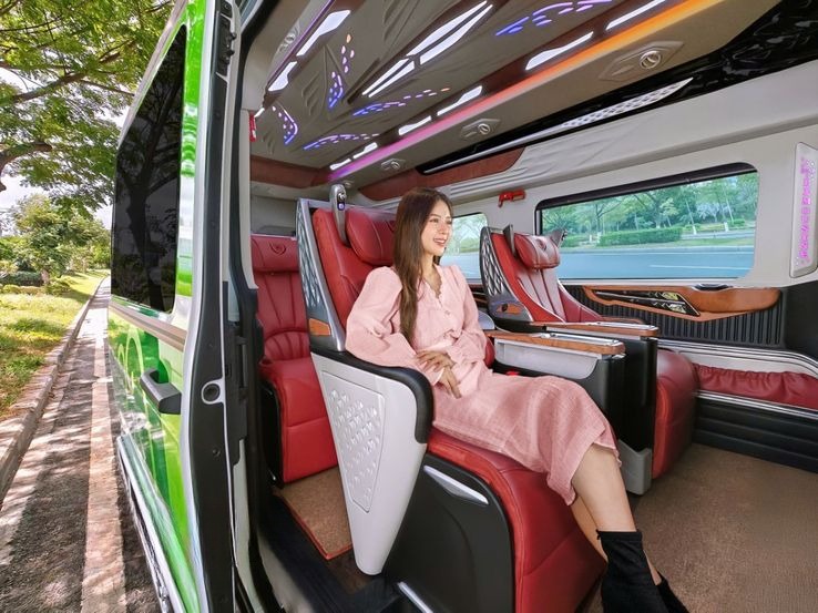 Xe Đức Đạt Ghế ngồi Nội thất Limousine 10 chỗ