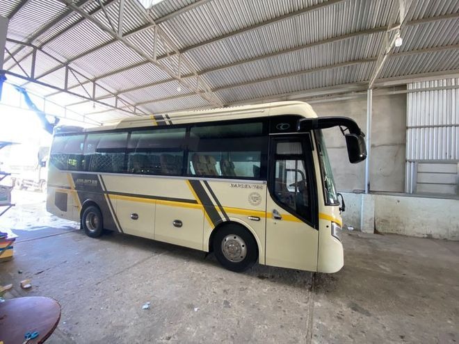 Xe Hiền Ân Bên hông xe Ghế ngồi 29 chỗ VIP