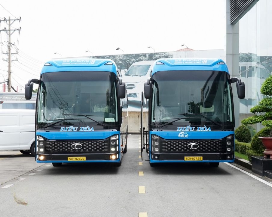Xe Điều Hòa Mặt trước xe Limousine 22 Phòng (WC)