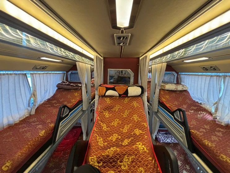 Xe Nhật Tân Giường nằm Nội thất Limousine 34 phòng