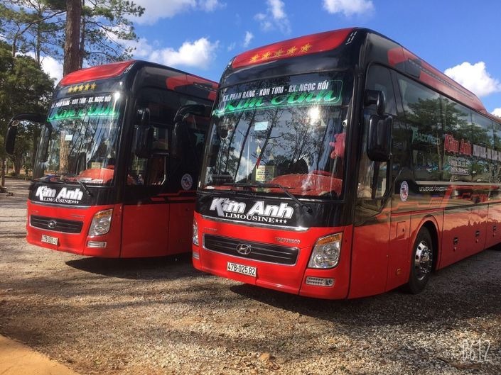 Xe Kim Anh (Kon Tum) Bên hông xe Limousine  34 phòng
