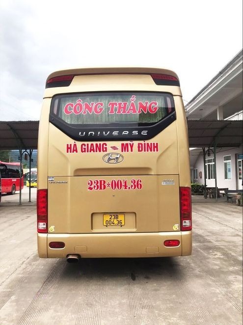 Xe Công Thắng (Hà Giang) Mặt sau xe Giường nằm 46 chỗ