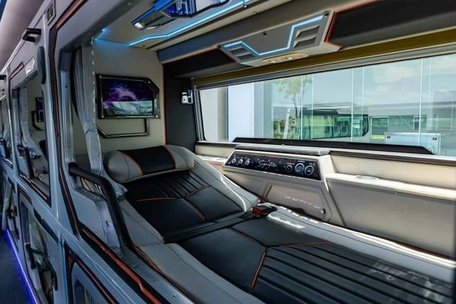 Xe Toàn Thắng Tiện ích Limousine giường phòng 22 chỗ