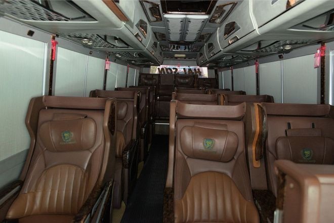 Xe Hải Sơn Ghế ngồi Tiện ích Nội thất Limousine 15 chỗ