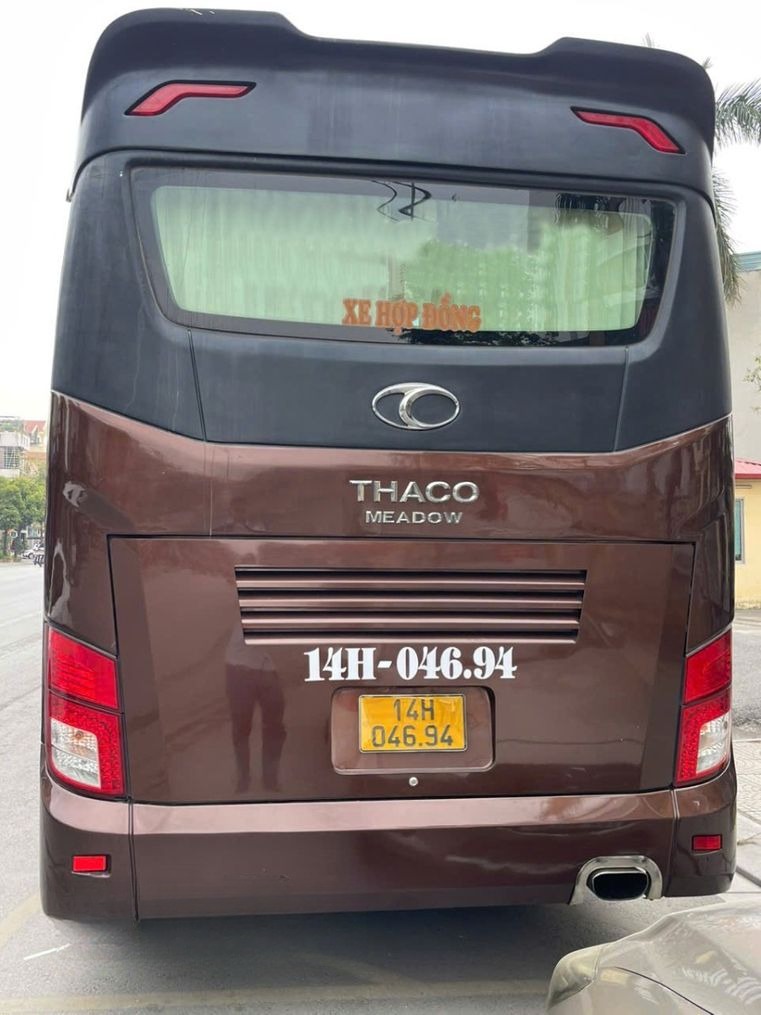 Xe Green Bus (Quảng Ninh) Mặt sau xe Ghế ngồi 35 chỗ
