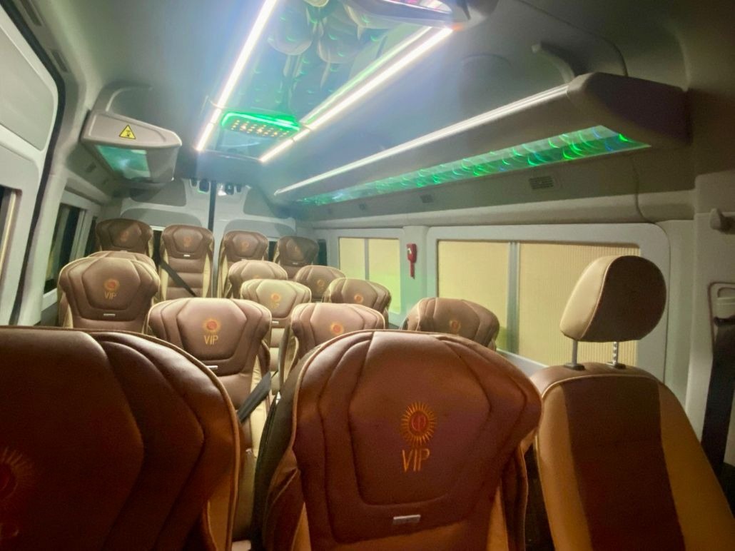 Xe Tân Hoàng Anh Nội thất Ghế ngồi Limousine 15 Ghế