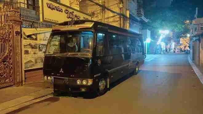 Xe Phúc Lâm Limousine Bên hông xe limousine 19 chỗ