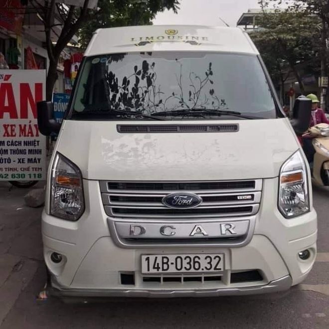 Xe Taxi Nội Bài Mặt trước xe Limousine 9 chỗ