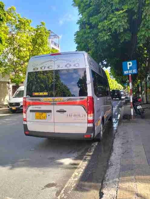 Xe Đức Lộc Mặt sau xe Ghế ngồi 16 chỗ