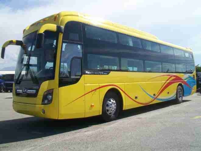 Xe Vân Khôi Mặt trước xe Bên hông xe Limousine giường phòng 30 chỗ