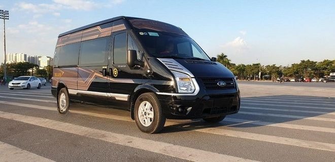 Xe SANI Express Mặt trước xe Limousine 9 chỗ 